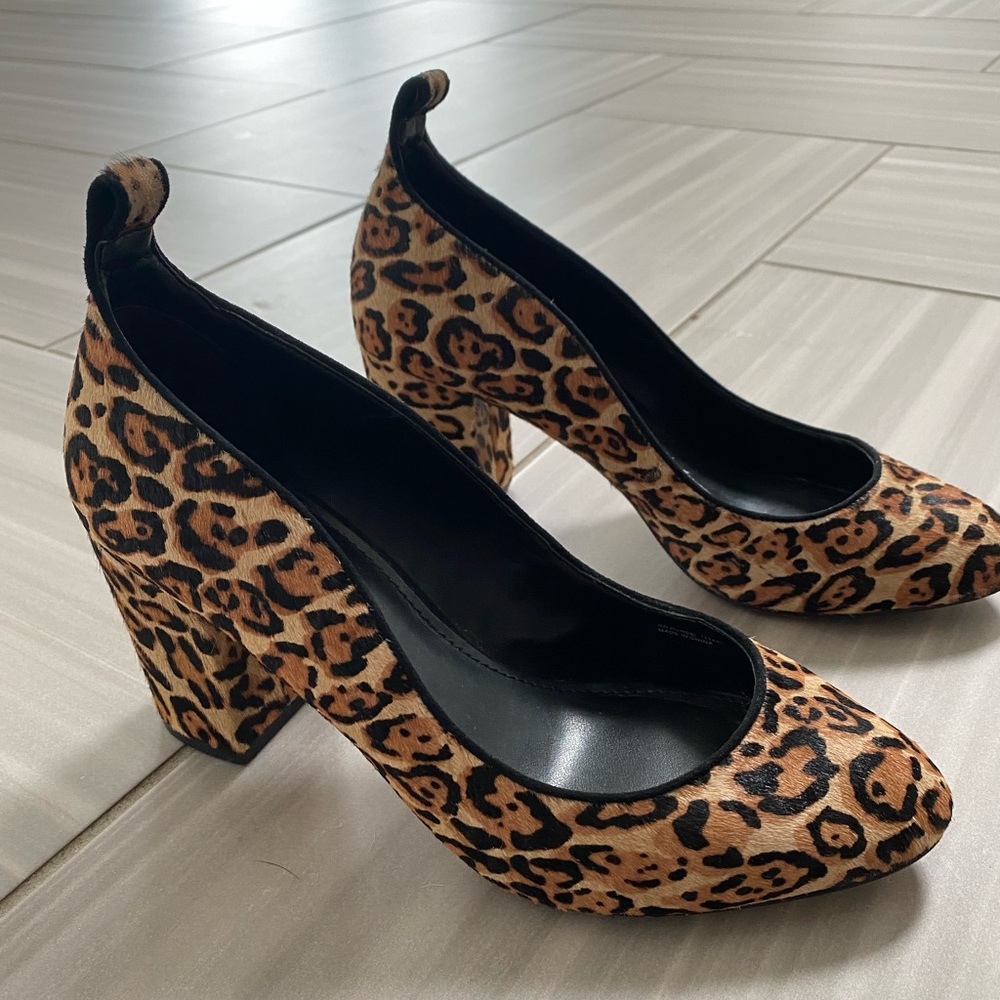 White House black market leopard heels size 7.5